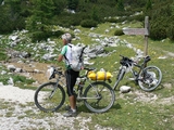 ci si congiunge con l'Alta Via delle Dolomiti
